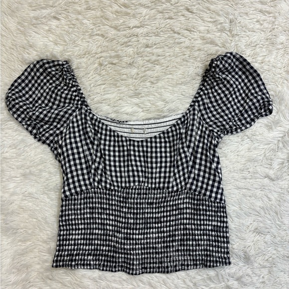Abercrombie & Fitch puff sleeve smocked sweetheart neck gingham crop top - Picture 2 of 3